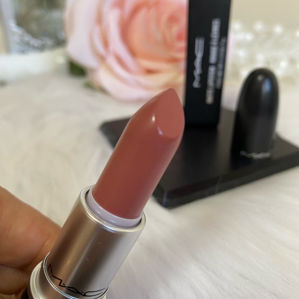 MAC MATTE LIPSTICK ROUGE COLOR 617 VELVET TEDDY FULL SIZE - Picture 5 of 6